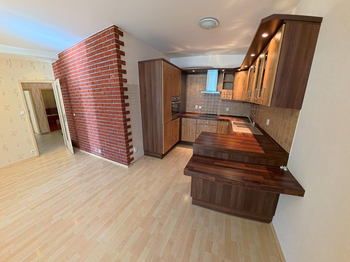 Pronájem bytu 3+kk 89 m² – fotografie 3