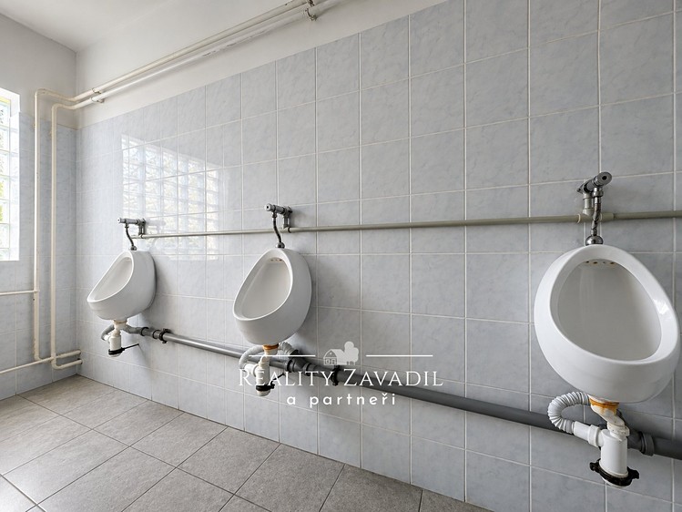 Комерційне приміщення на продаж, 561 м² (16 з 20)