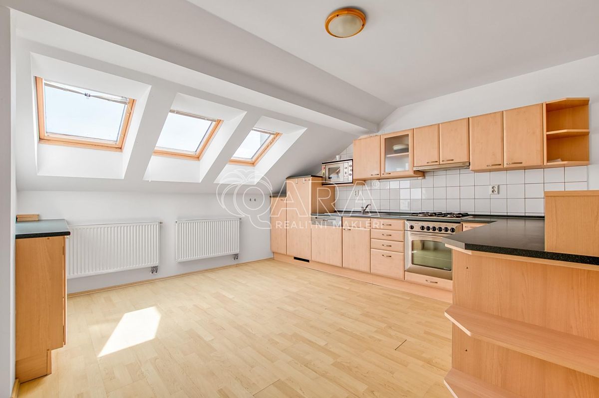 Prodej rodinného domu 150 m², pozemek 293 m² – fotografie 3