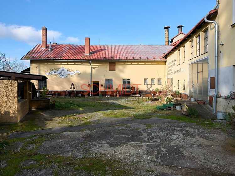 Prodej komerčního prostoru, 1 612 m² (24 z 31)