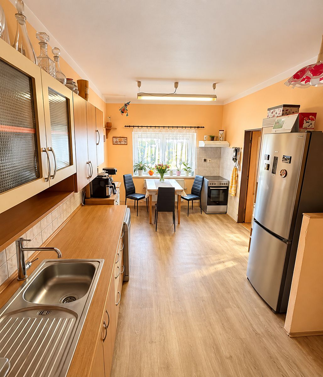 Prodej rodinného domu 125 m², pozemek 833 m² – fotografie 2