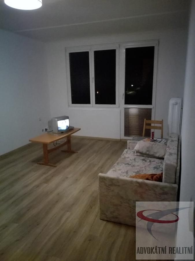 Pronájem bytu 2+1 60 m² – fotografie 3
