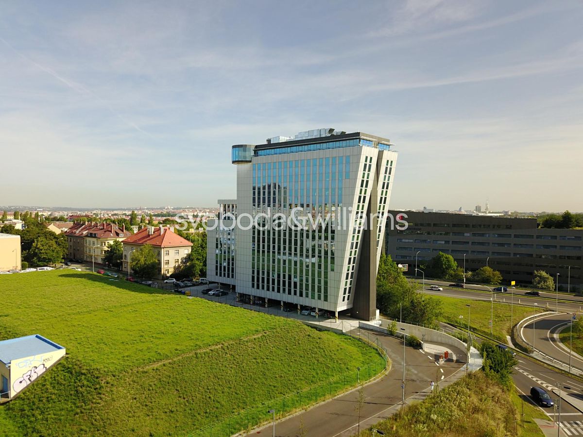 Pronájem kanceláře 501 m² – fotografie 4