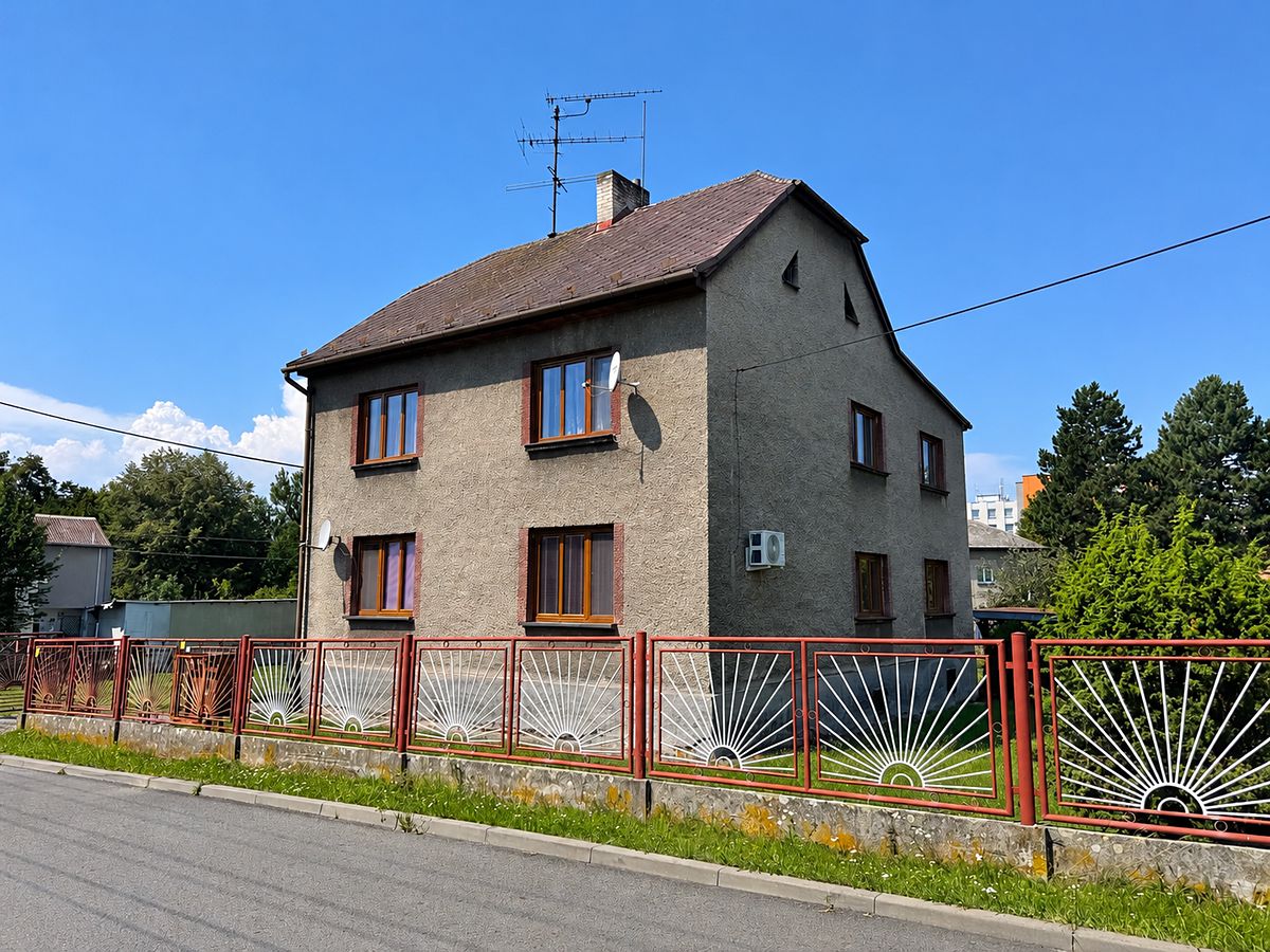Prodej rodinného domu 180 m², pozemek 1001 m²