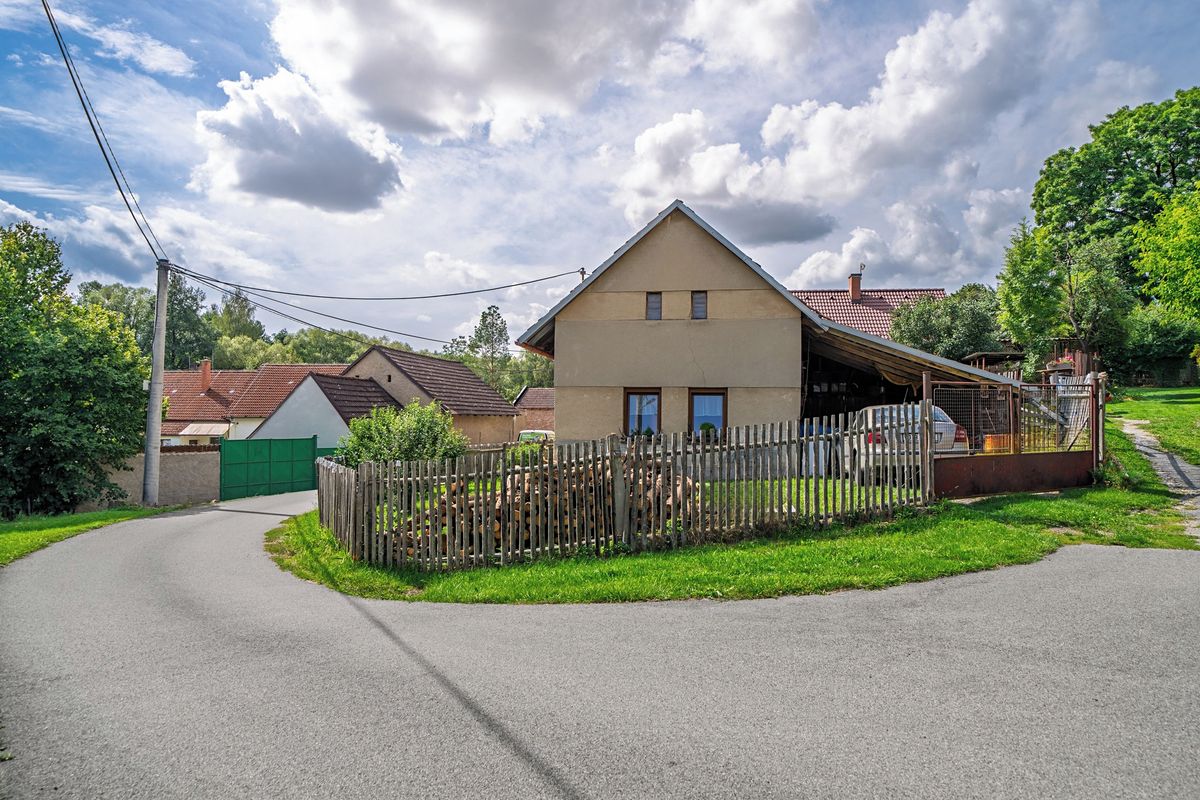 Prodej rodinného domu 82 m², pozemek 342 m² – fotografie 2