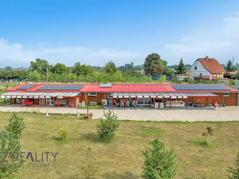 Prodej vícegeneračního domu 280 m², pozemek 35798 m², Pečky – náhled fotky 2