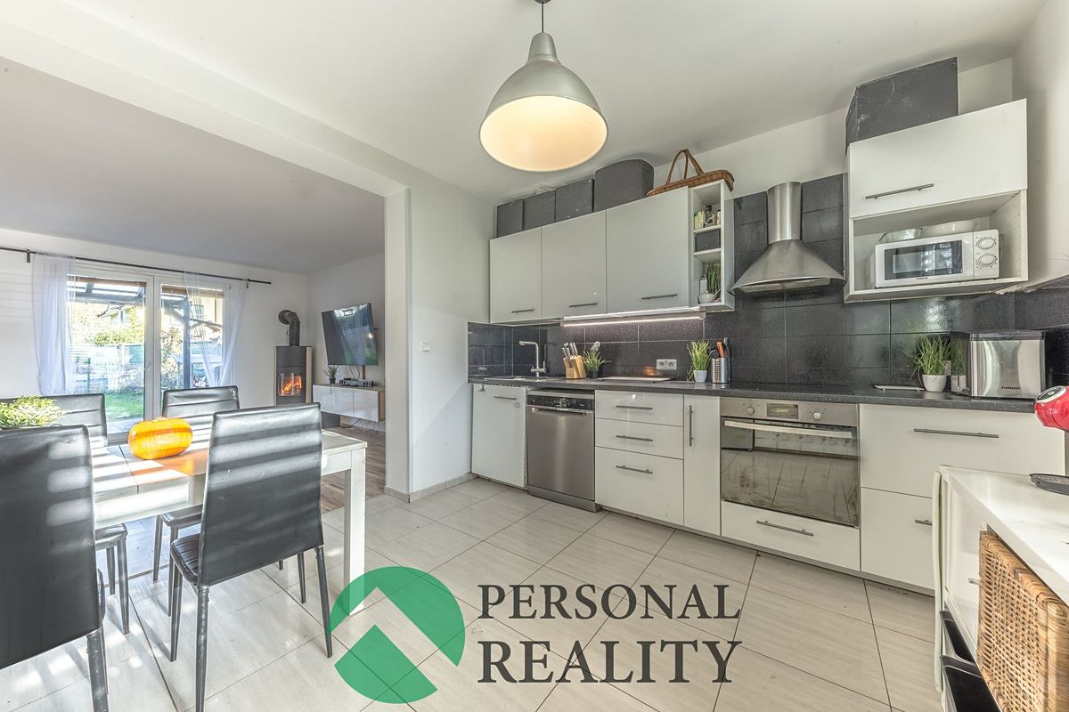 Prodej rodinného domu 160 m², pozemek 338 m² – fotografie 4
