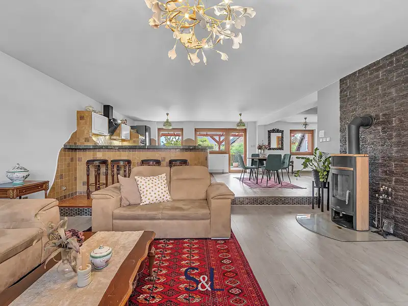 Prodej rodinného domu 245 m², pozemek 973 m², Nový Bor – náhled fotky 2