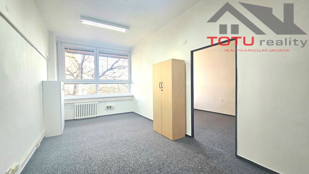 Pronájem kanceláře 18 m² – fotografie 3