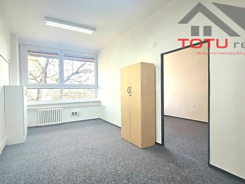 Pronájem kanceláře 18 m², Chrudim – náhled fotky 3
