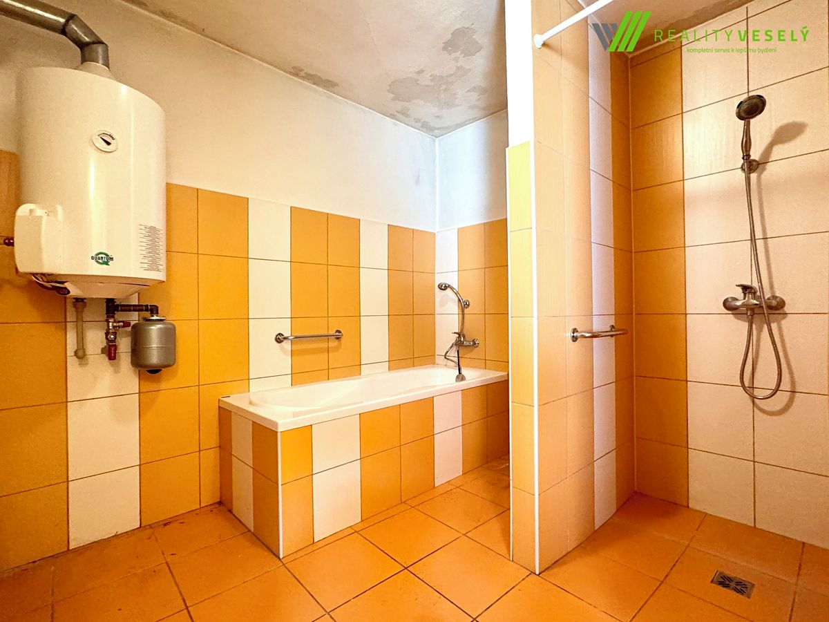 Prodej rodinného domu 90 m², pozemek 278 m² – fotografie 2