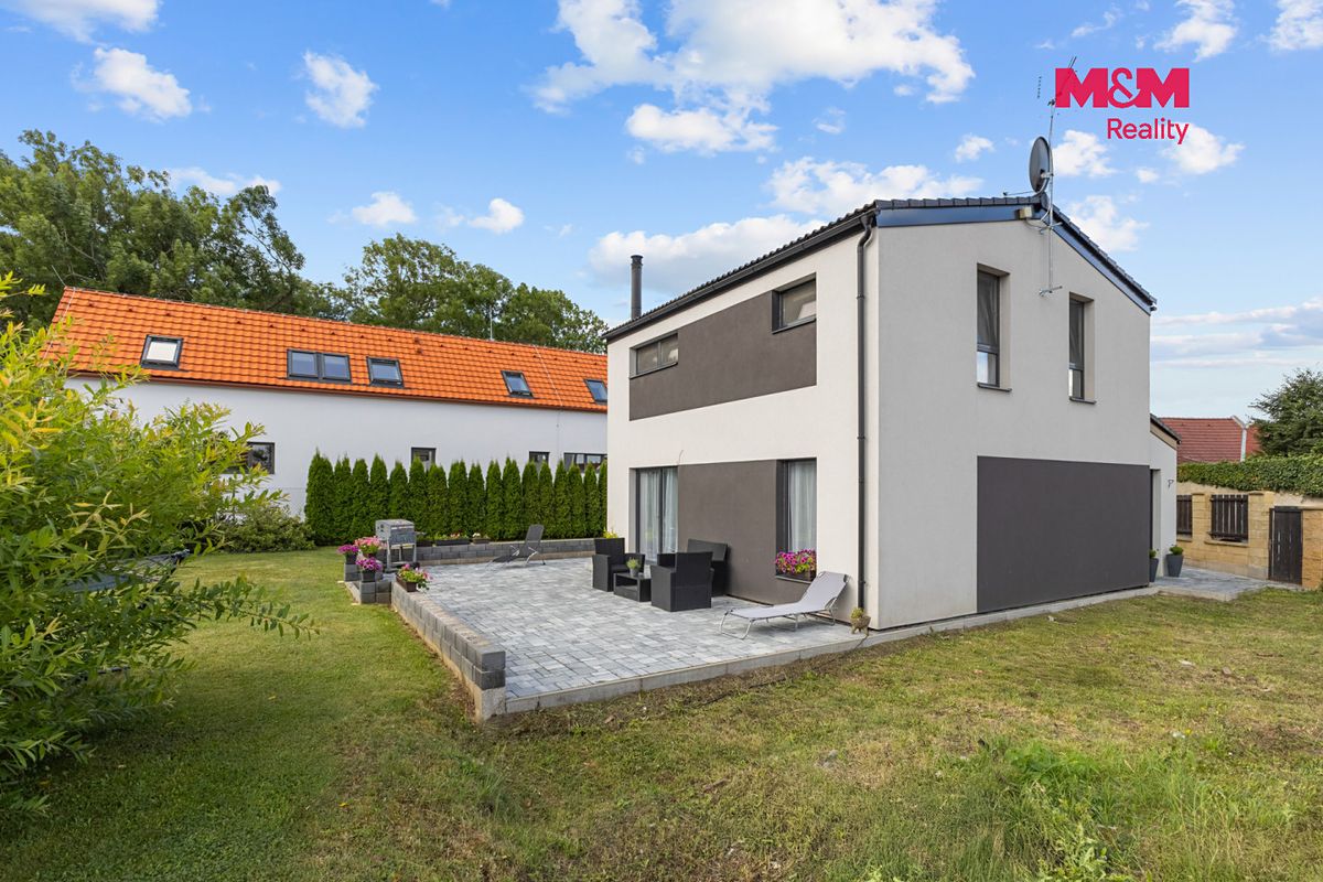 Prodej rodinného domu 102 m², pozemek 866 m² – fotografie 3