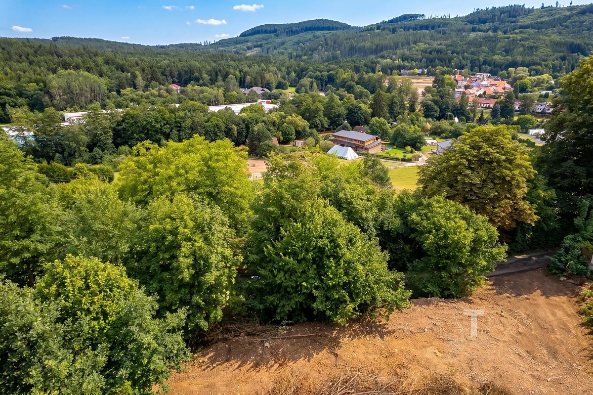 Prodej stavebního pozemku 967 m² – fotografie 3