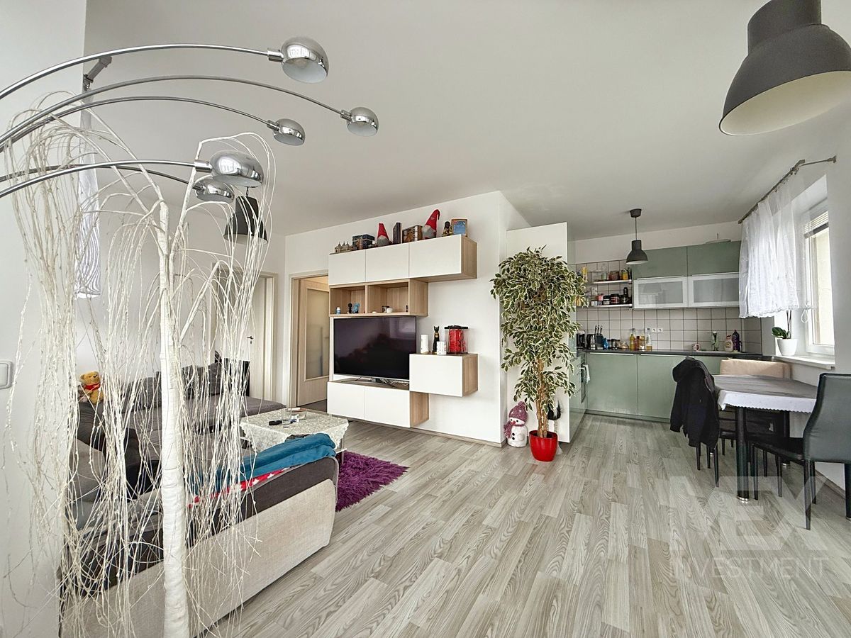 Pronájem bytu 2+kk 51 m² – fotografie 2