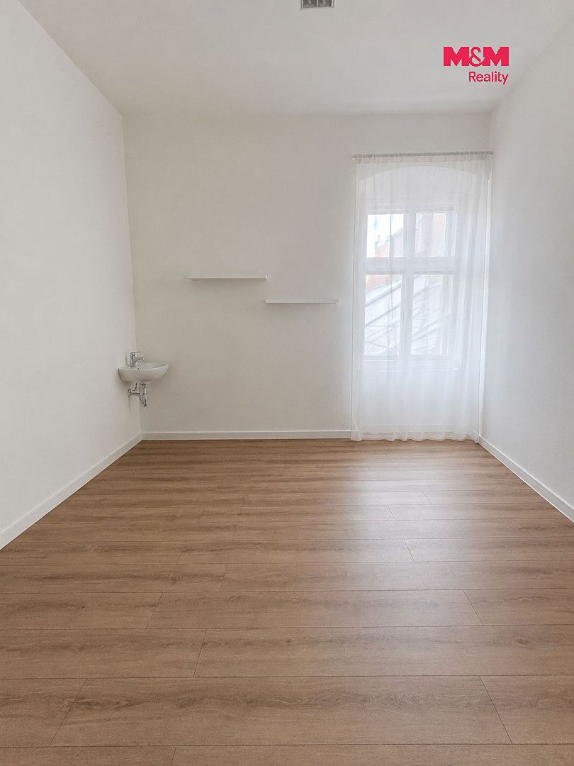 Pronájem kanceláře 15 m² – fotografie 2