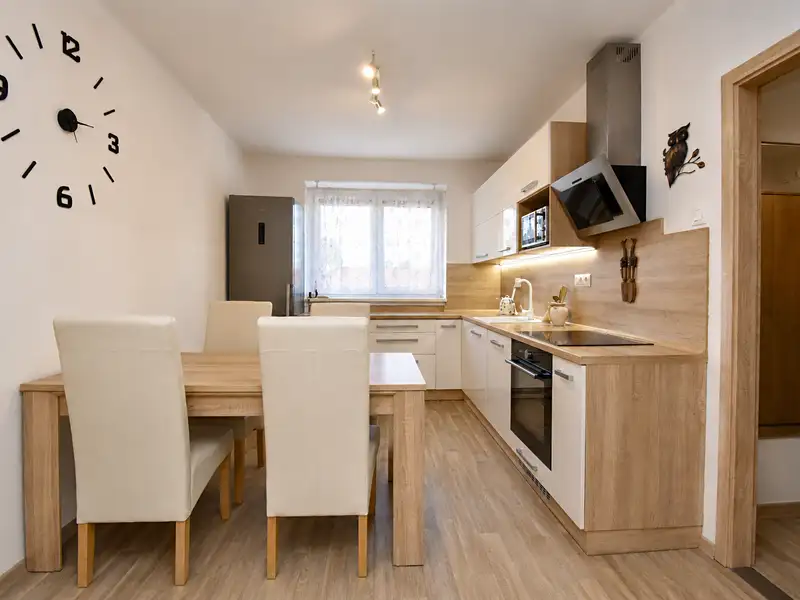 Prodej bytu 2+1 54 m², Chvaletice – náhled fotky 1