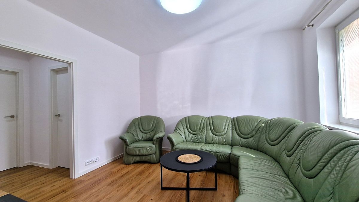 Pronájem bytu 2+1 56 m² – fotografie 4