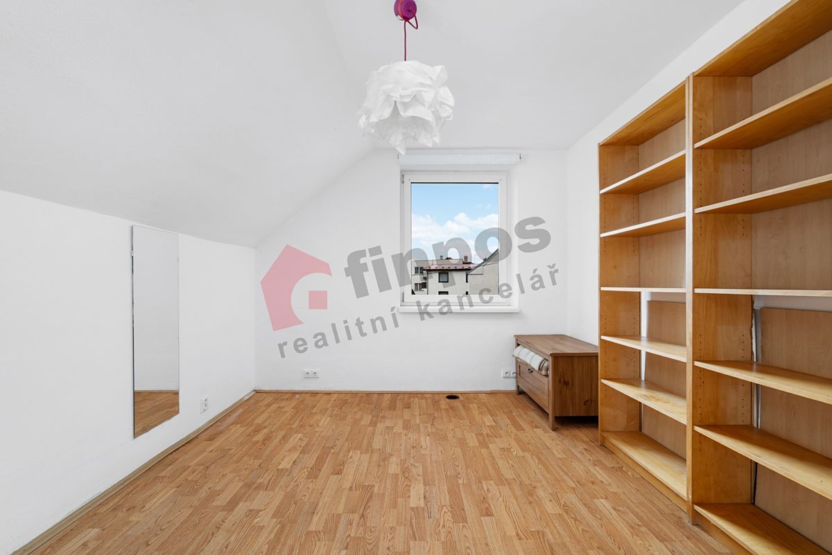 Prodej rodinného domu 185 m², pozemek 758 m² – fotografie 5