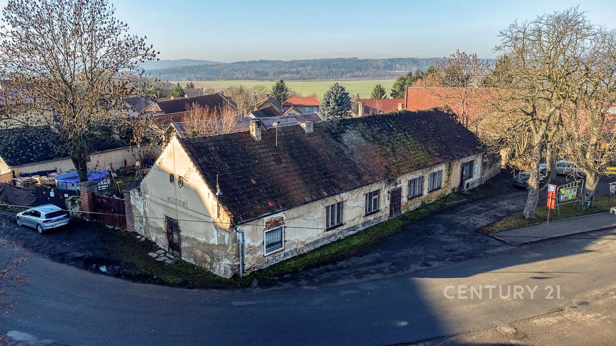Prodej rodinného domu 223 m², pozemek 1145 m² – fotografie 2