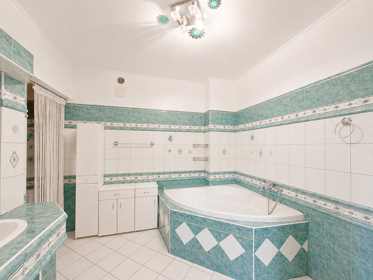 Pronájem rodinného domu 200 m², pozemek 300 m² – fotografie 3