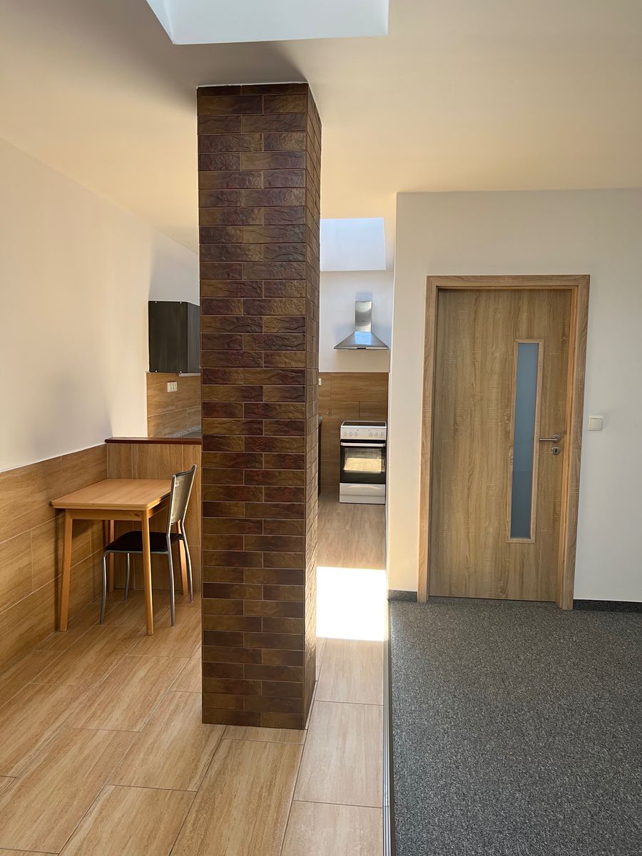Pronájem bytu 2+kk 57 m² – fotografie 4