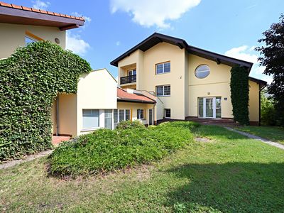 Pronájem vily 454 m², pozemek 726 m²