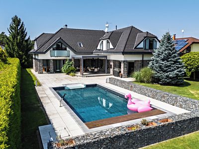 Prodej vily 546 m², pozemek 1608 m²