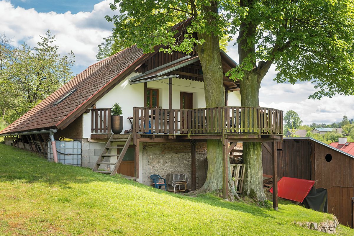 Prodej rodinného domu 226 m², pozemek 3000 m² – fotografie 3