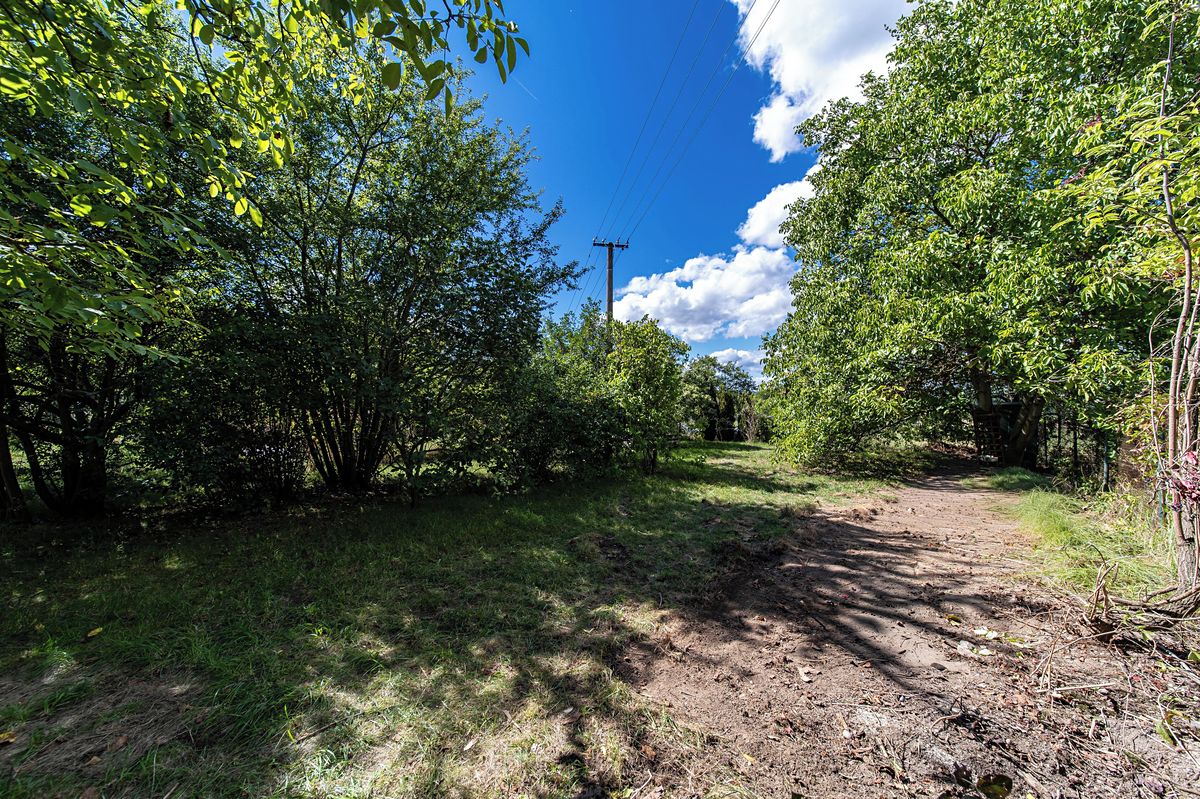 Prodej stavebního pozemku 716 m² – fotografie 3