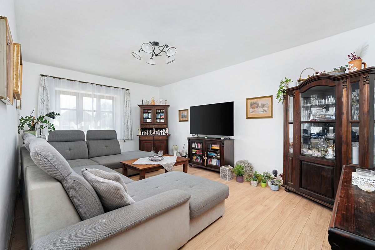 Prodej rodinného domu 150 m², pozemek 1140 m² – fotografie 4