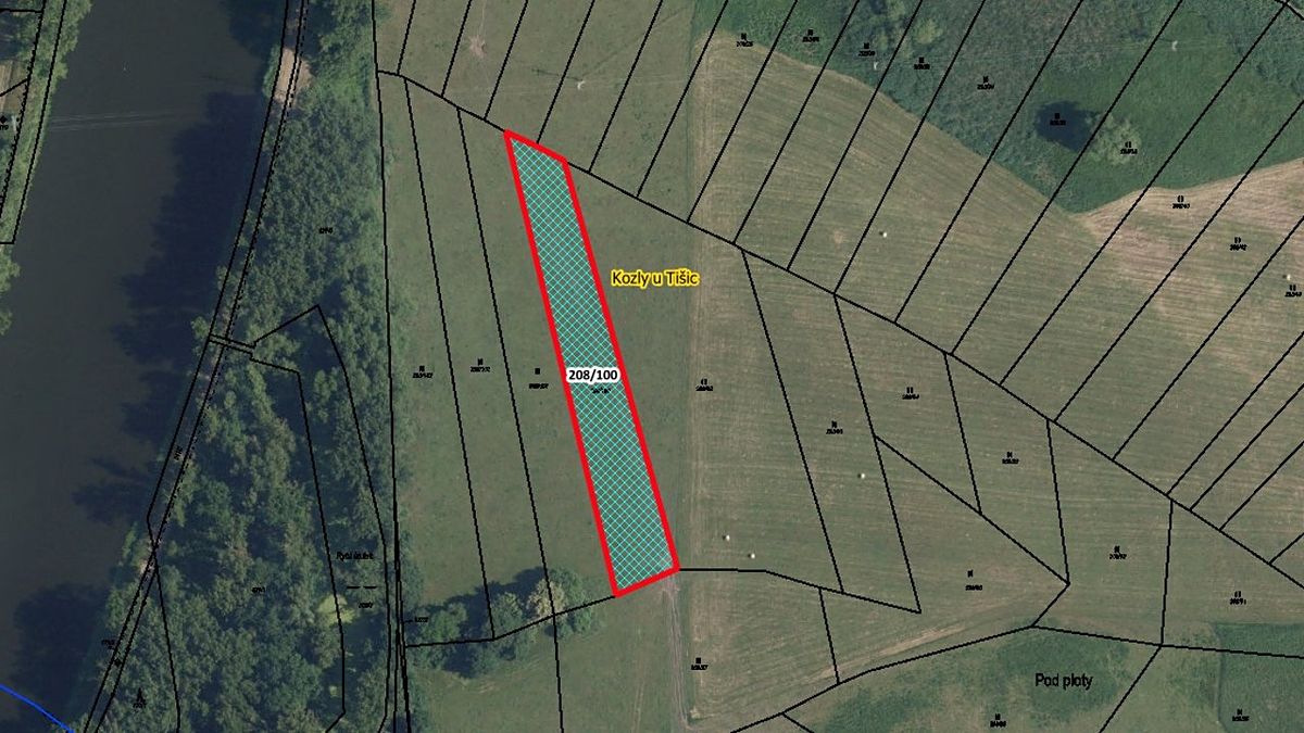 Prodej pozemku 3399 m², Tišice – fotka 1 z 3