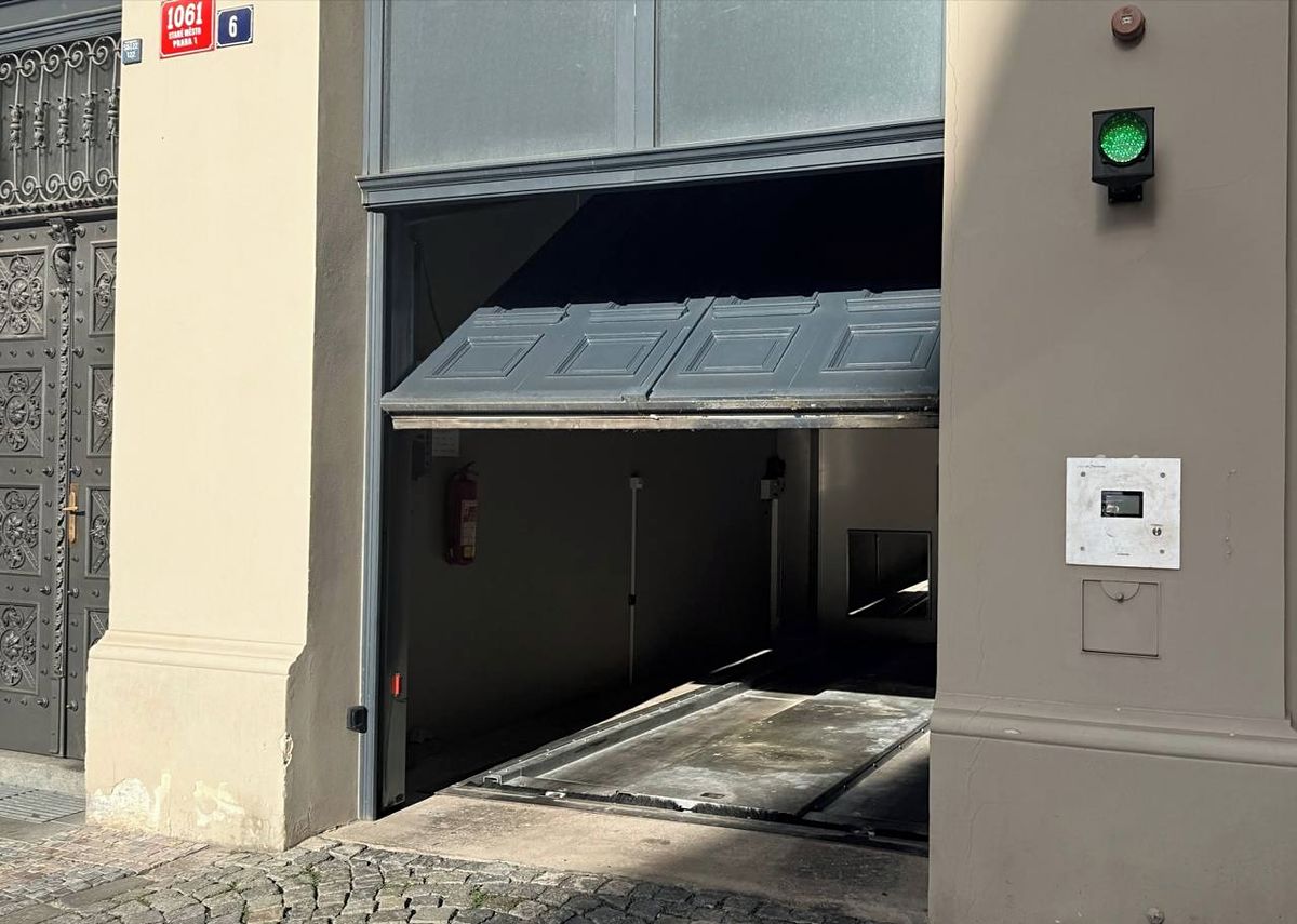 Prodej garážového stání 10 m² – fotografie 3