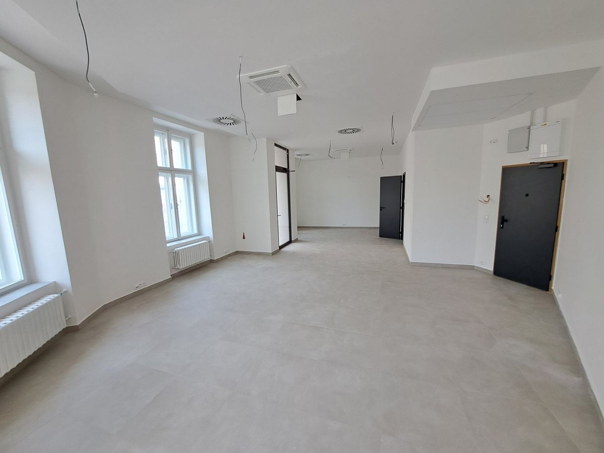 Pronájem obchodního prostoru 64 m² – fotografie 2