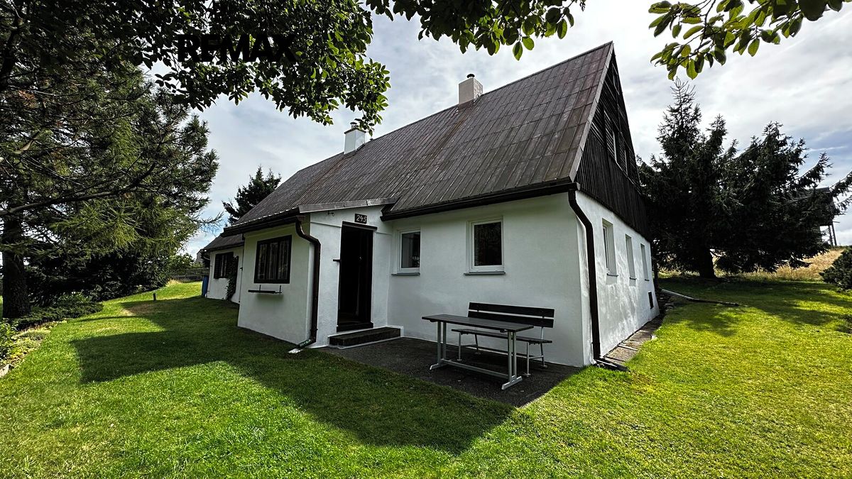 Prodej rodinného domu 96 m², pozemek 739 m²