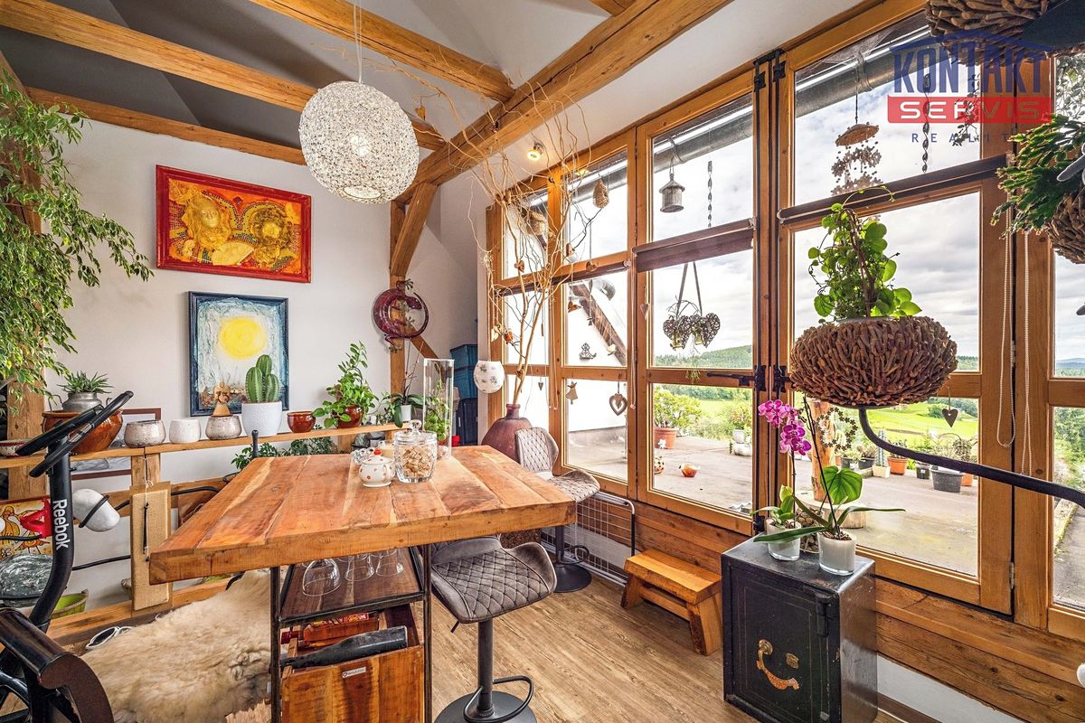 Prodej rodinného domu 549 m², pozemek 972 m² – fotografie 4