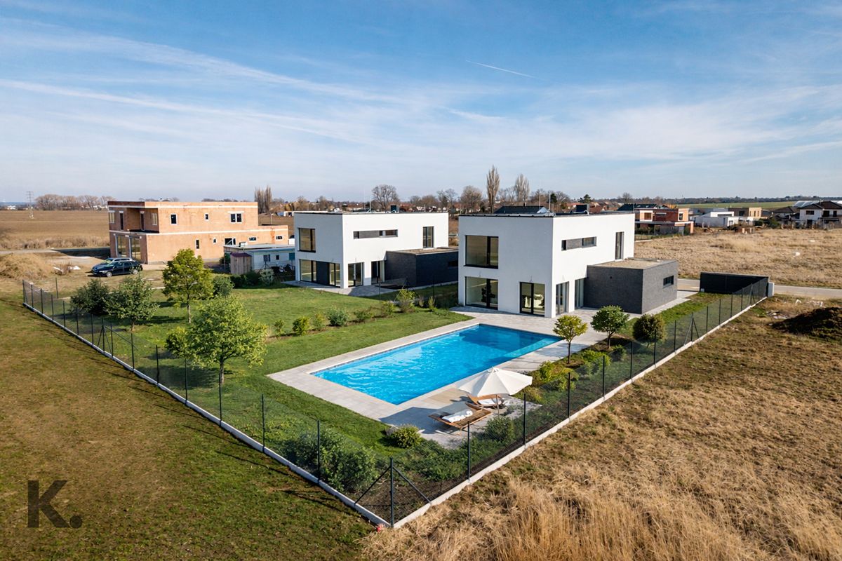 Prodej rodinného domu 196 m², pozemek 850 m² – fotografie 3