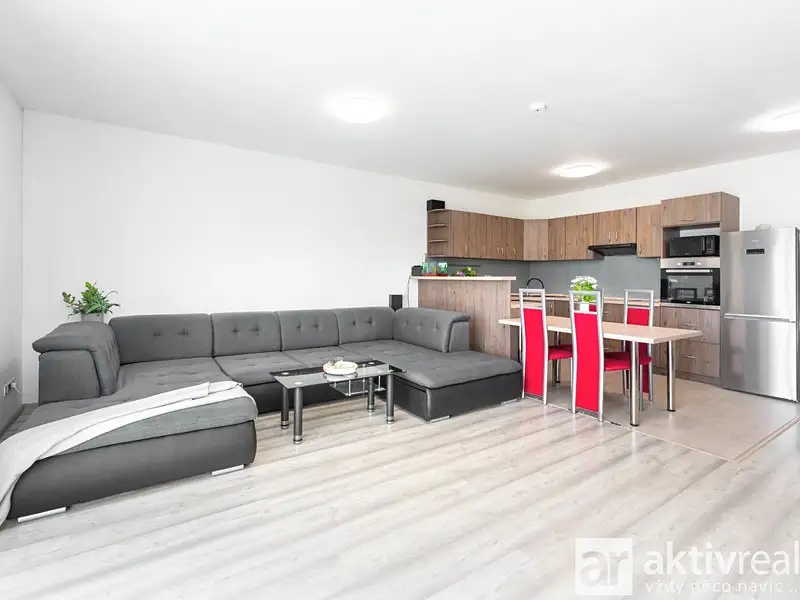 Prodej rodinného domu 185 m², pozemek 744 m², Mělník – náhled fotky 2