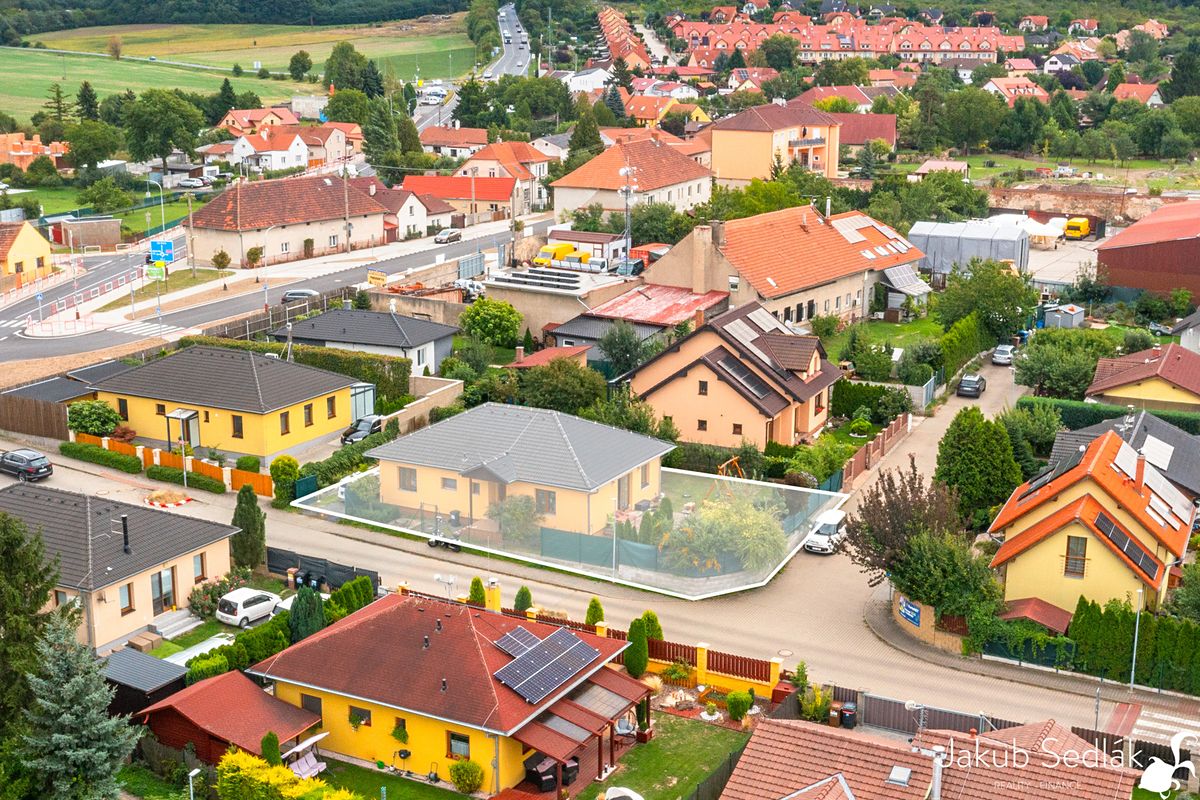 Prodej rodinného domu 107 m², pozemek 552 m² – fotografie 3
