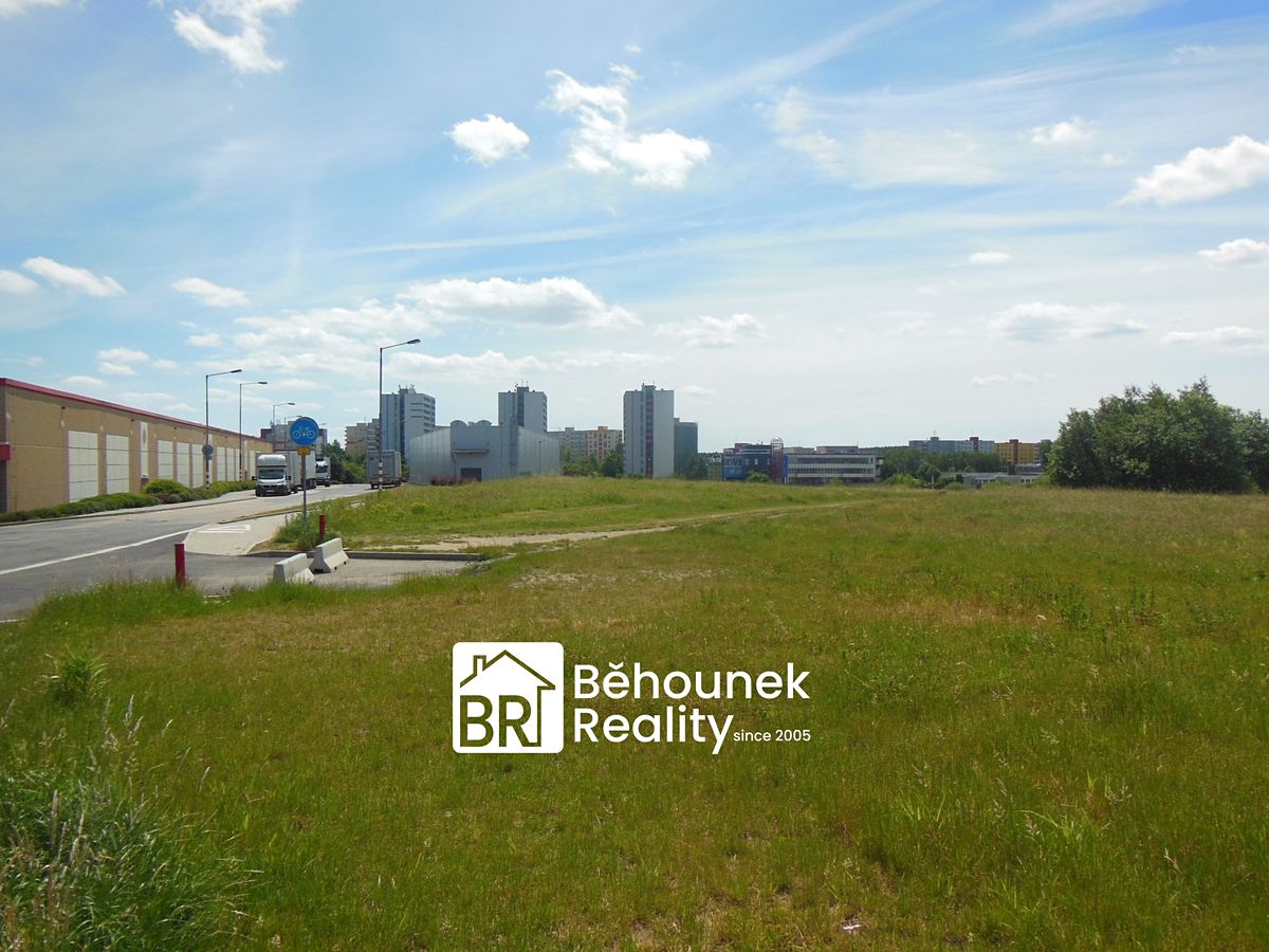Prodej stavebního pozemku 3899 m² – fotografie 2