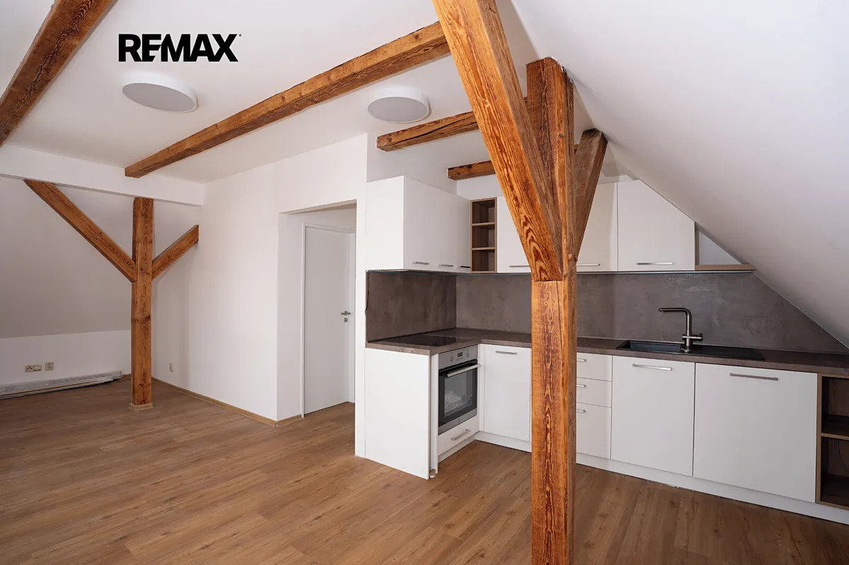 Pronájem bytu 3+kk 67 m²