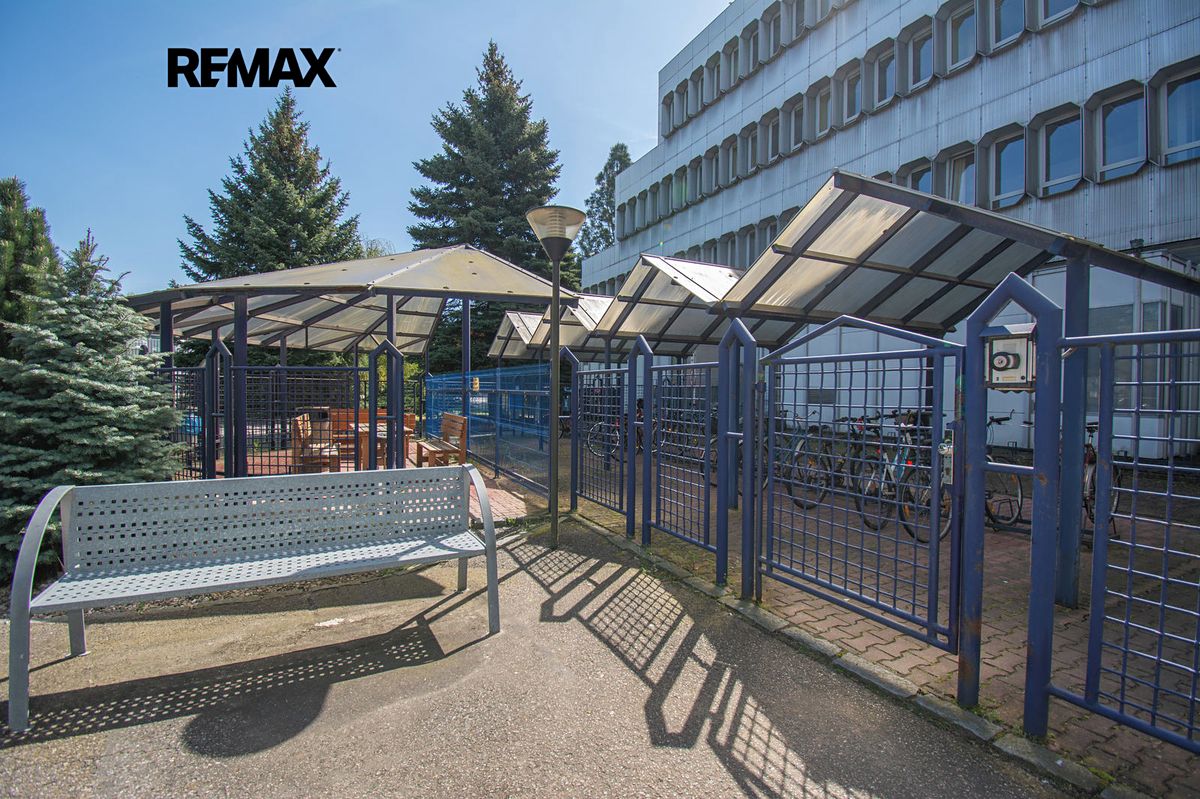 Pronájem kanceláře 171 m² – fotografie 3