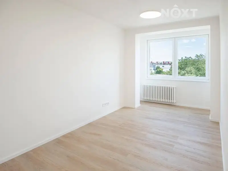 Prodej bytu 1+kk 17 m², Praha – náhled fotky 1
