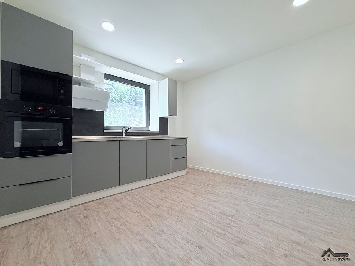 Prodej rodinného domu 200 m², pozemek 441 m² – fotografie 5