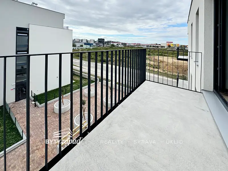 Pronájem bytu 1+kk 37 m², Plzeň – náhled fotky 3