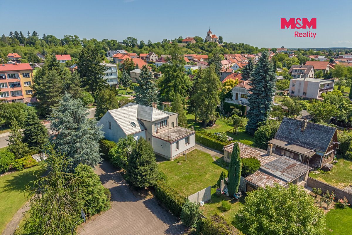 Prodej rodinného domu 210 m², pozemek 725 m² – fotografie 3