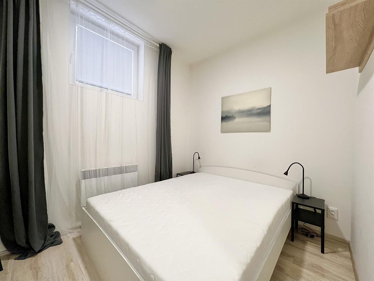 Pronájem bytu 2+kk 27 m² – fotografie 3