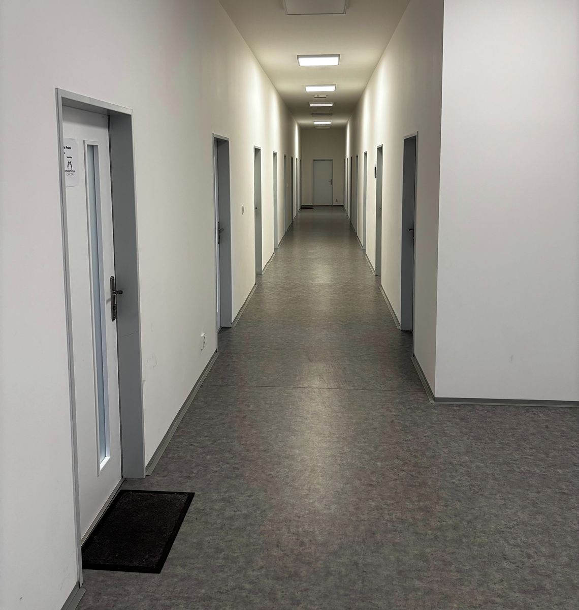 Pronájem kanceláře 23 m² – fotografie 3