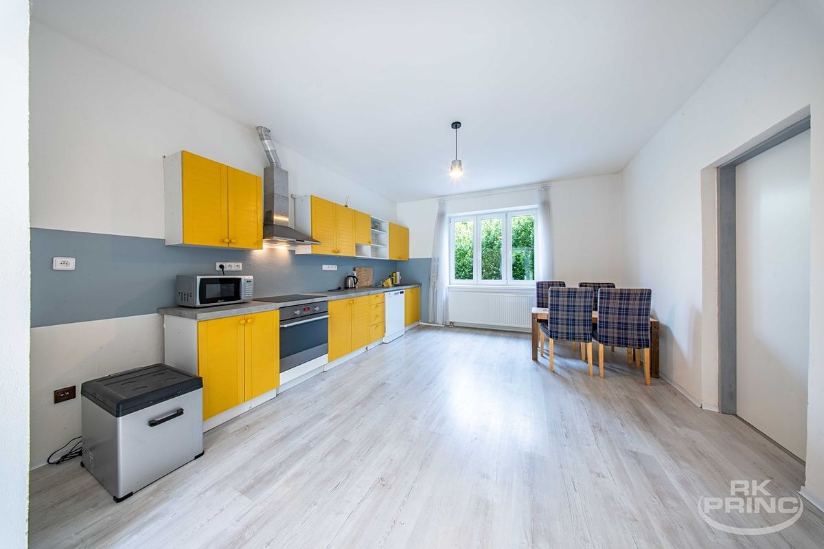 Prodej rodinného domu 300 m², pozemek 581 m² – fotografie 4