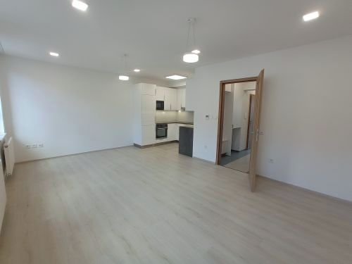 Pronájem bytu 2+kk 55 m² – fotografie 3