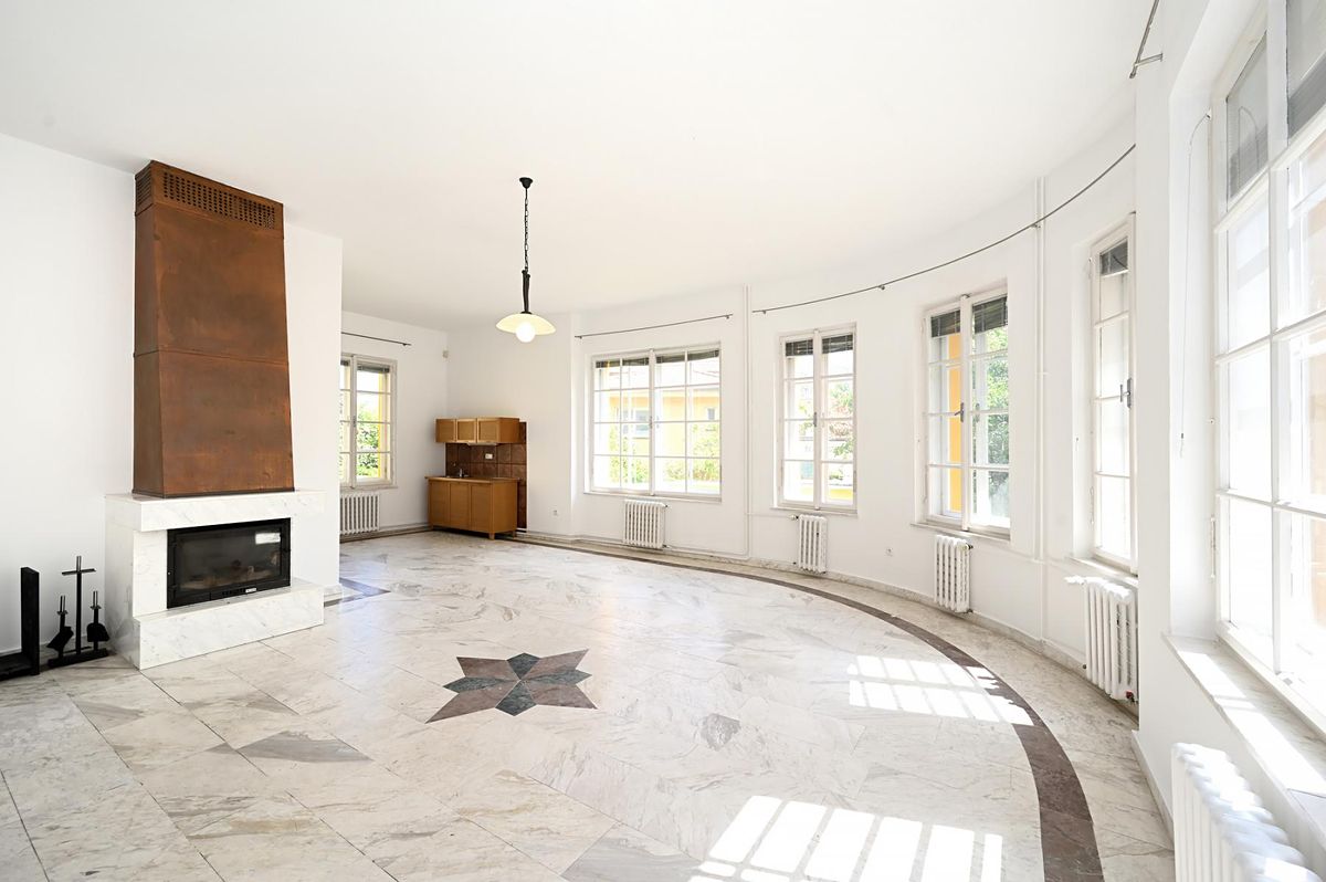 Pronájem vily 454 m², pozemek 726 m² – fotografie 4